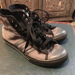 Classic adidas high-tops; size 5 boys 6.5 women
